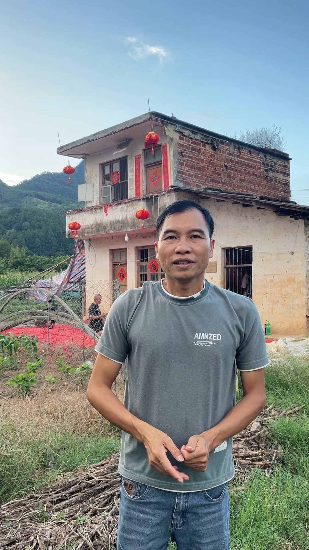 炮哥来小勇家吃广西扣肉,小勇亲自下厨做饭,太好吃了