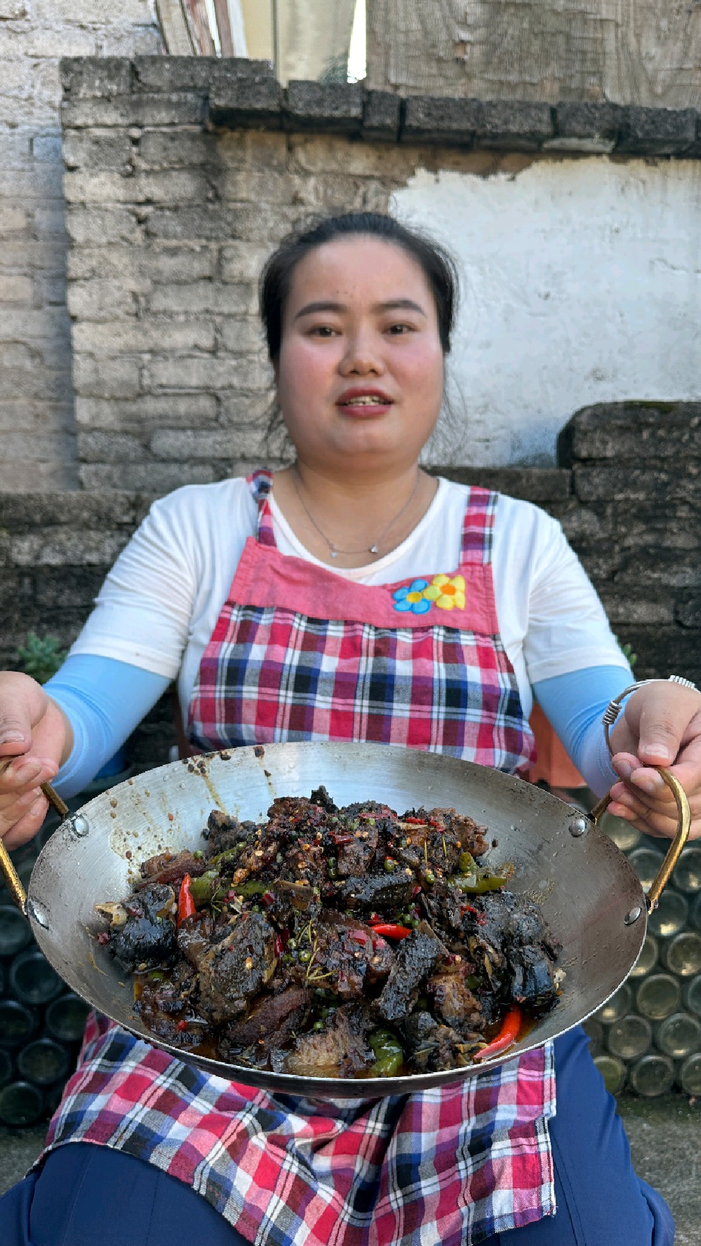 万万没想到，腊肉和乌鸡炒一起这么好吃