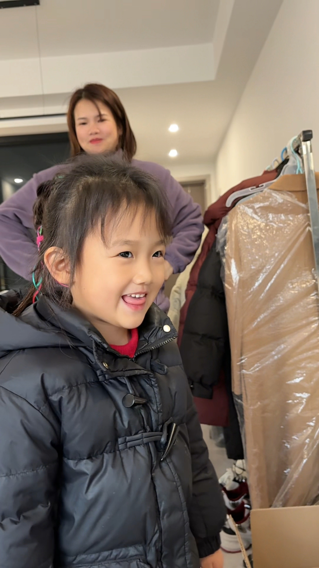 丹丹给涵涵买的双锅双灶,今天晚饭让涵涵做,四菜一汤