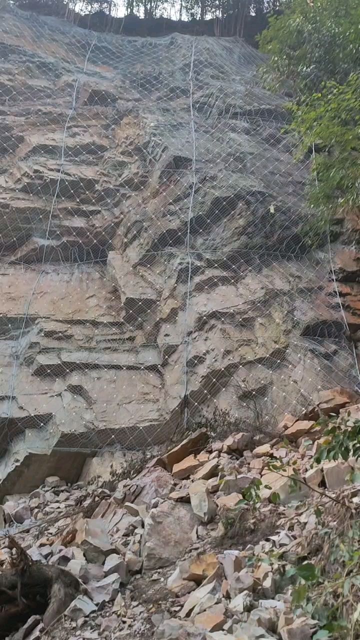主动边坡防护网施工多少钱一平米