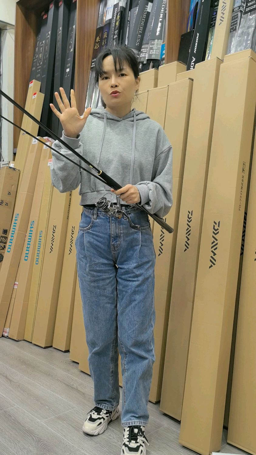 达亿瓦入门级远投翘嘴路亚竿LATEO老铁!