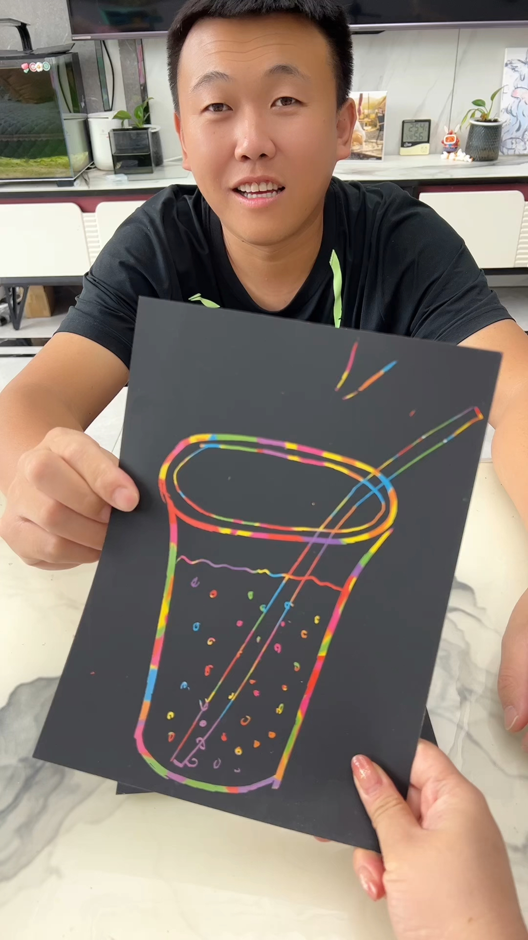 你们喜欢奶茶还是冰淇淋呢?