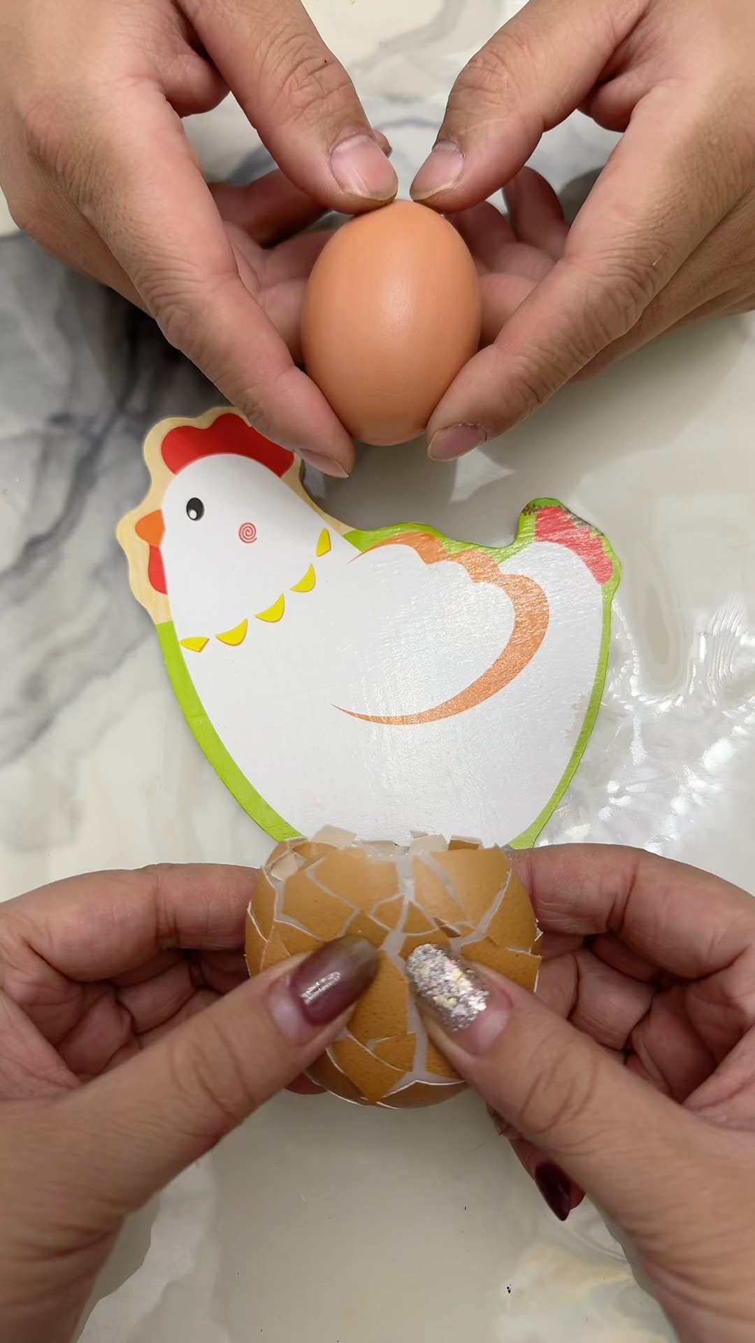 谁的鸡蛋能孵小鸡呢?
