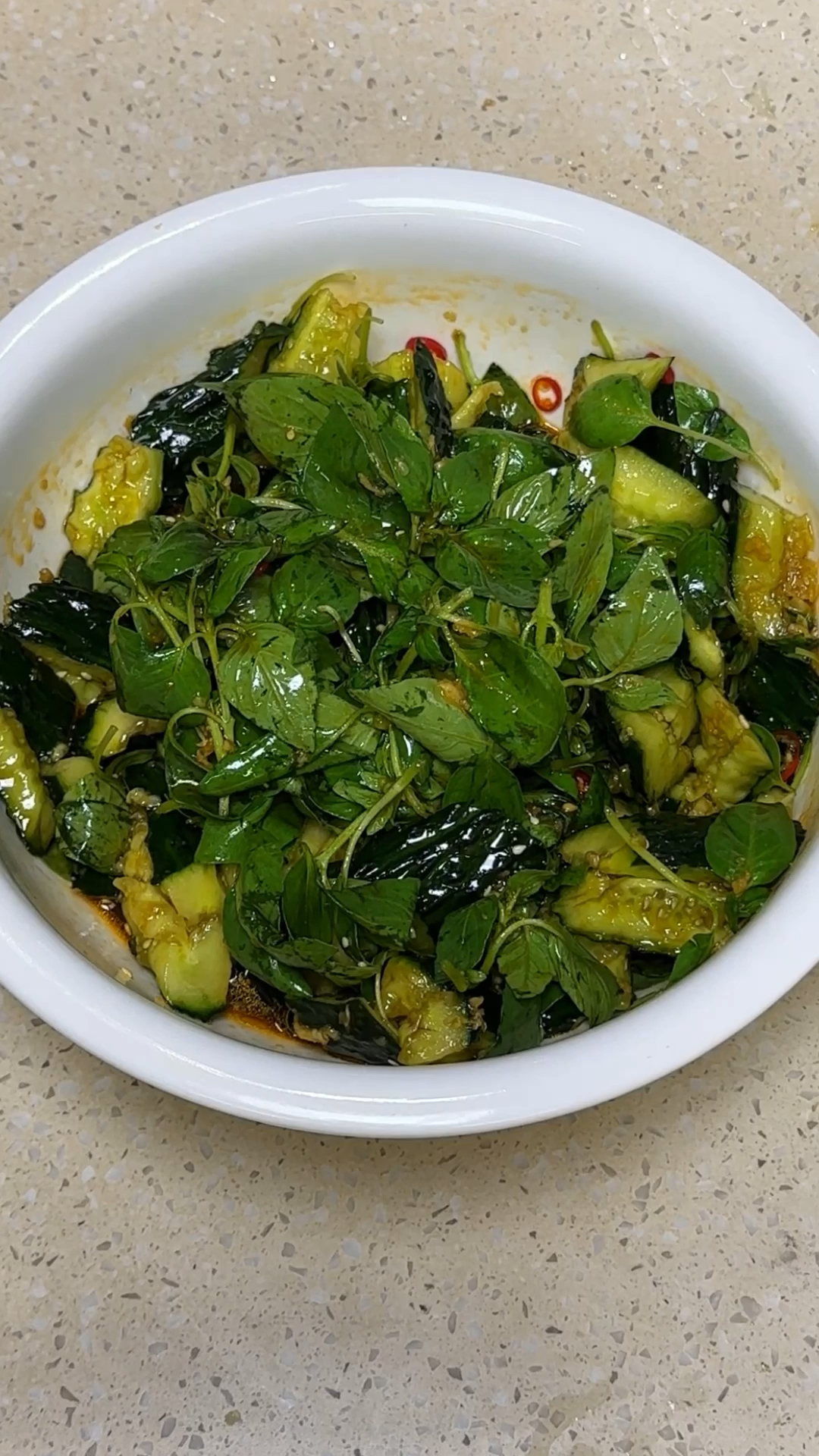 520情人节美食,不要全是大鱼大肉,做个荆芥拌黄瓜,好吃还不胖