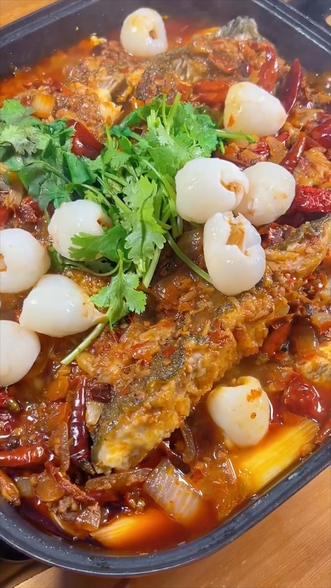 寻味夏至节气美食，在家做个荔枝烤鱼，香辣中带着清甜，别具风味