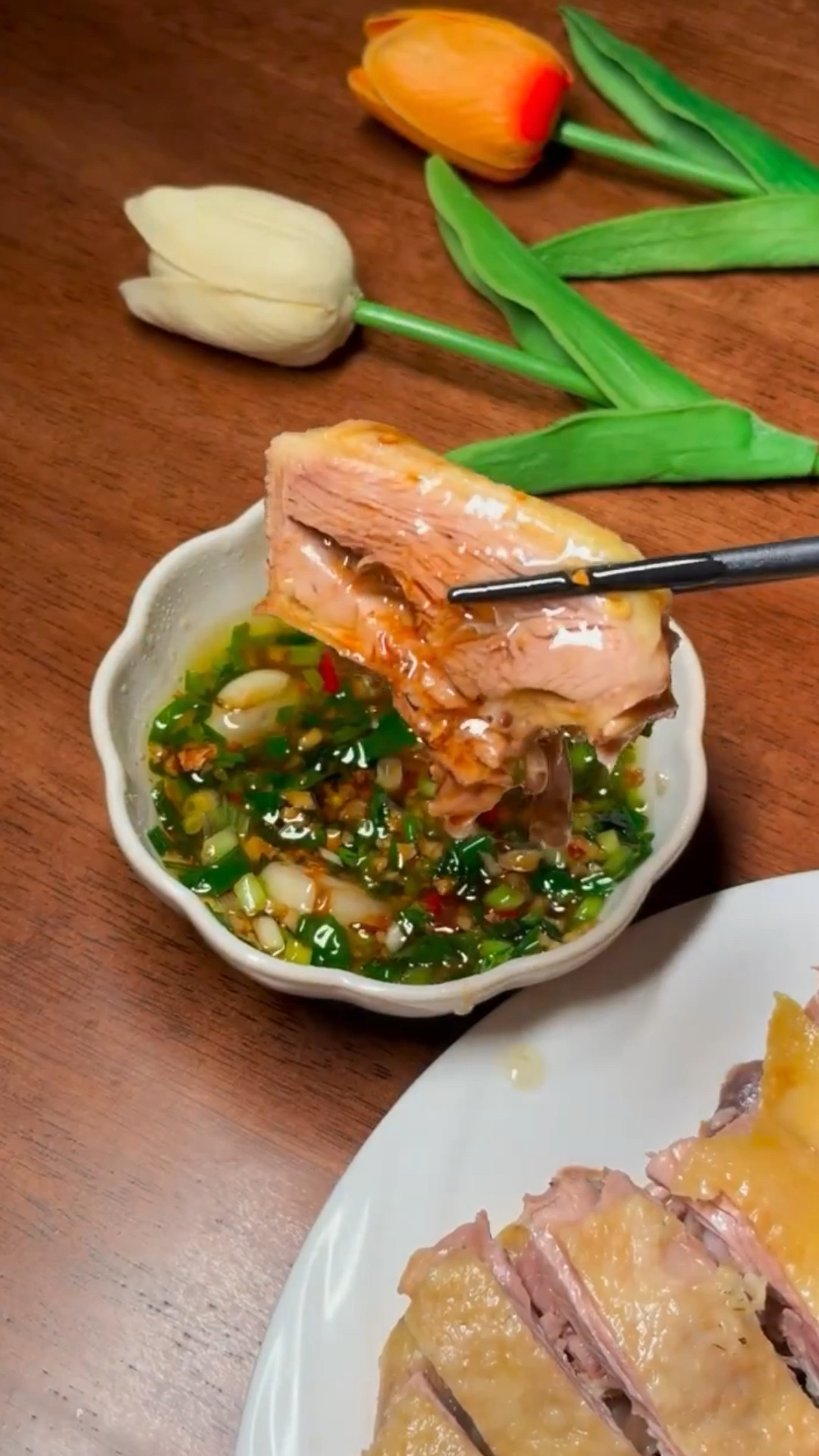 广西人过中元节少不了吃鸭子,在家做个白切鸭,蘸料汁吃,太香了