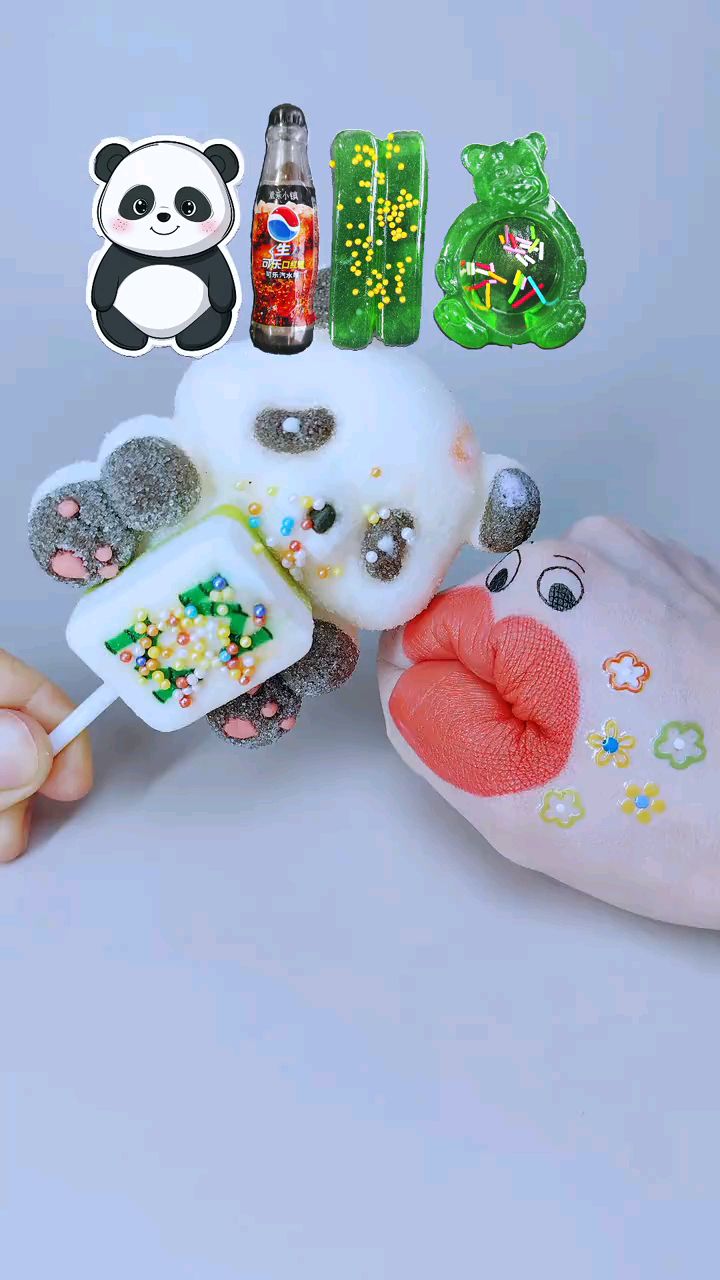 二次元美食,大大的熊猫棉花糖和创意翡翠色果冻杯
