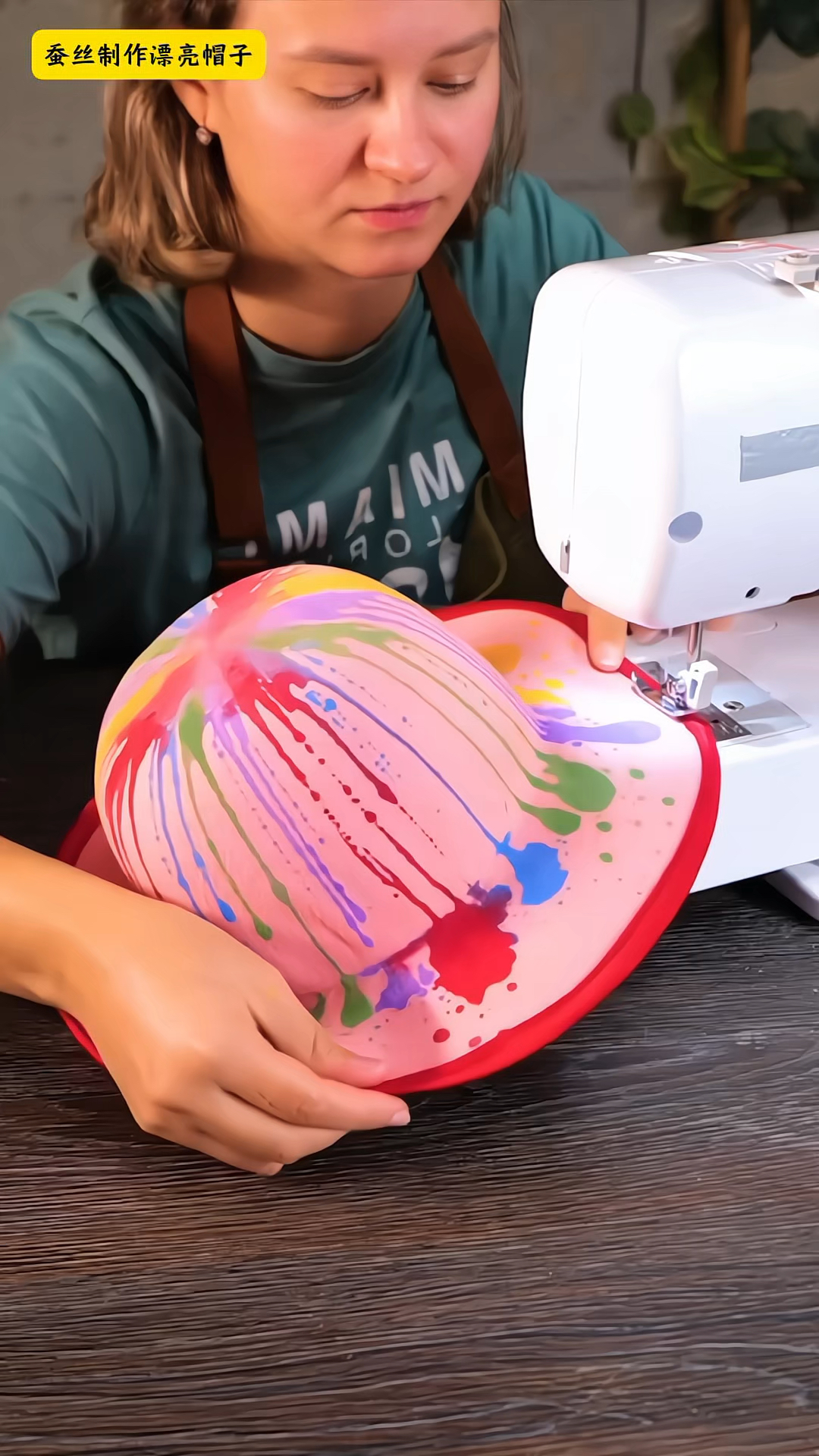 用蚕丝制作漂亮帽子