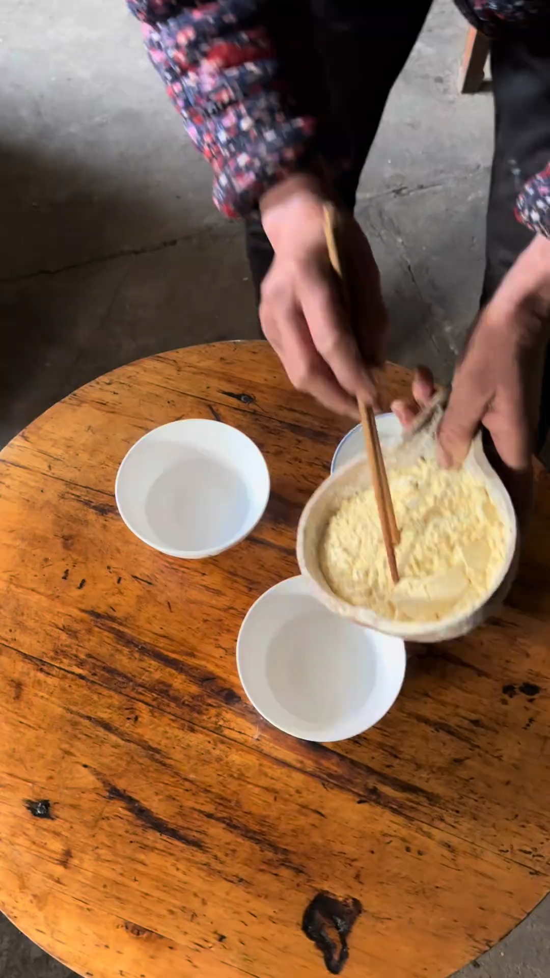 小米面的茶汤大家喝过吗？喝起来黏黏糊糊的，有小米的清香味。