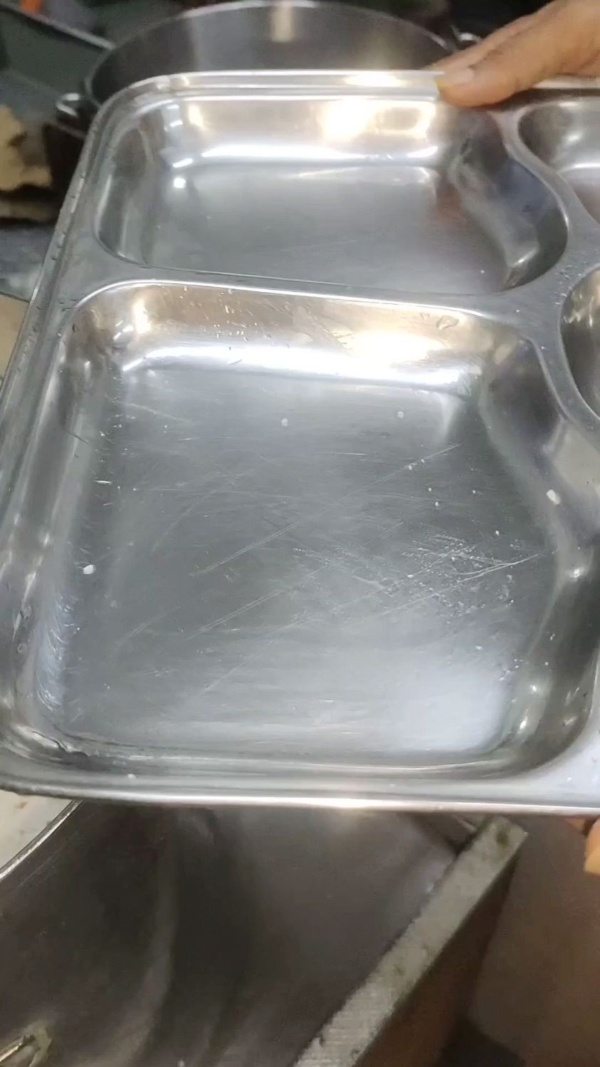 尼泊尔快餐店里5元一份的快餐，看看都有什么菜，值不值