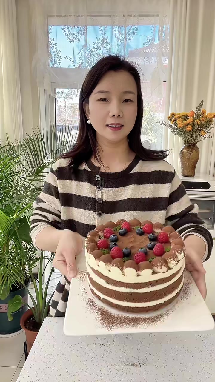 教大家用普通鸡蛋做蛋糕，很简单