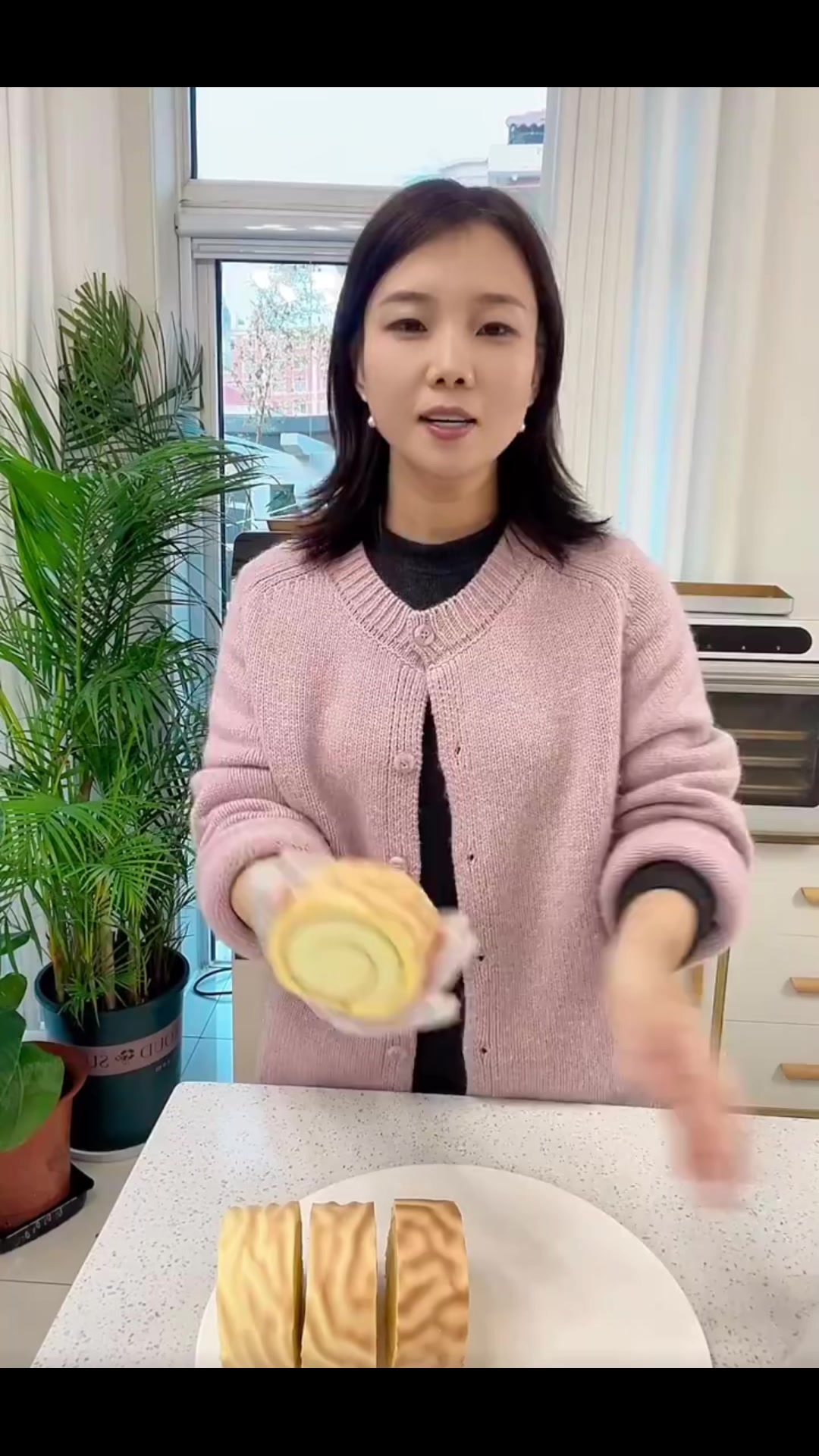 今天教大家在家里做虎皮蛋糕卷