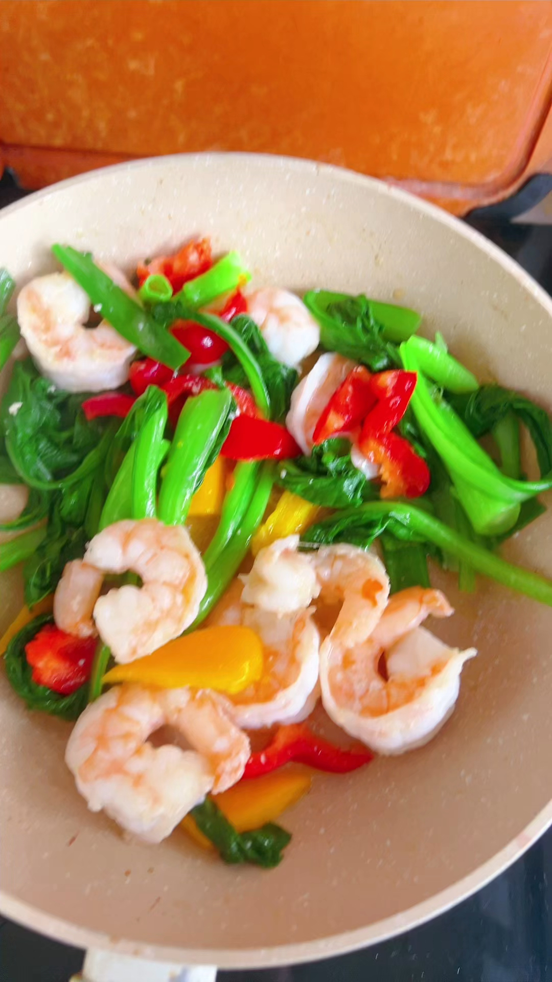 土豆蔬菜汤,青岛大虾,臭鳜鱼,蓝莓,希腊酸奶吃几口千万别多吃