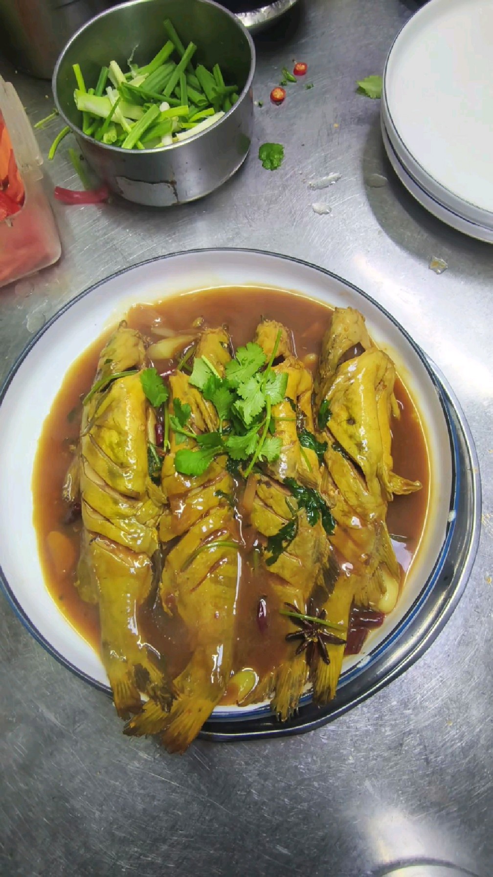 东北特色酱焖嘎牙鱼