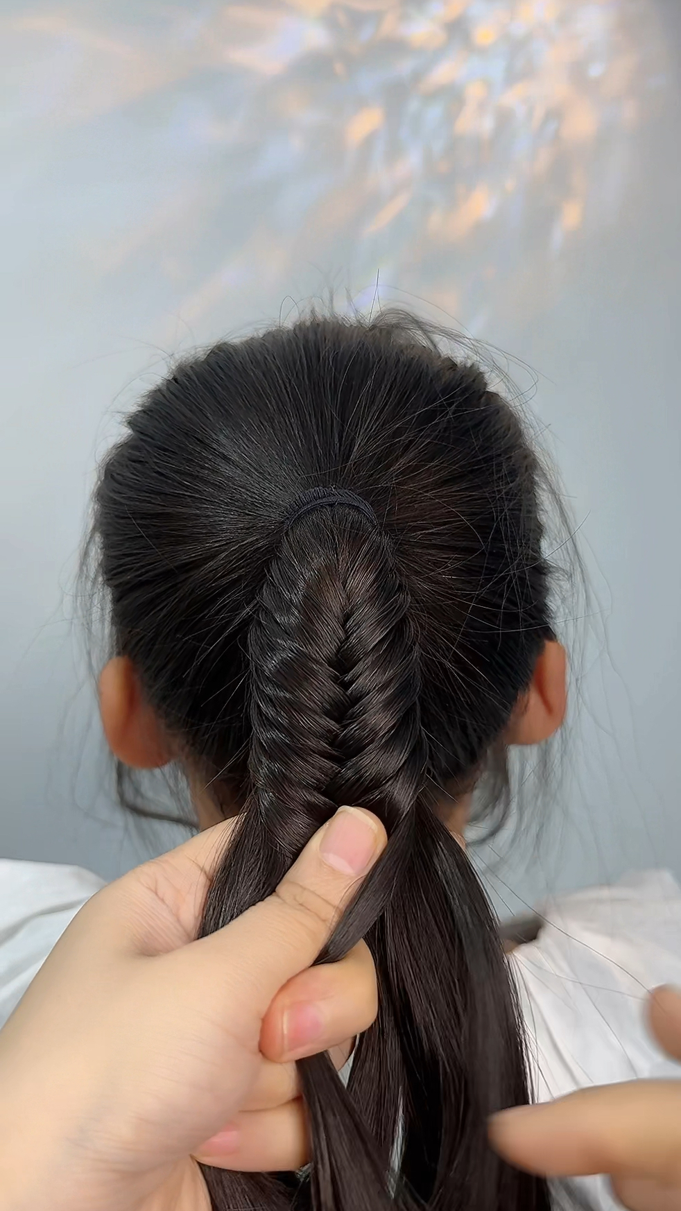 鱼骨马尾辫换手慢动作教程