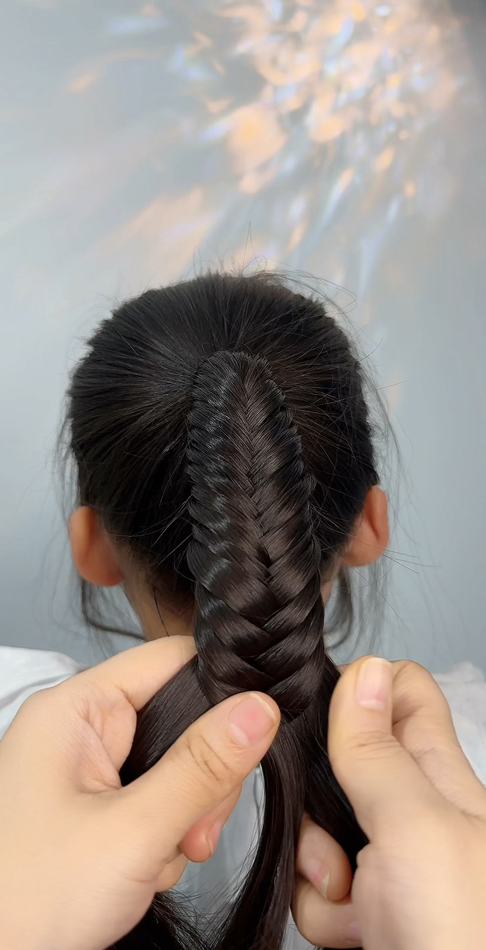 鱼骨马尾辫慢动作教程