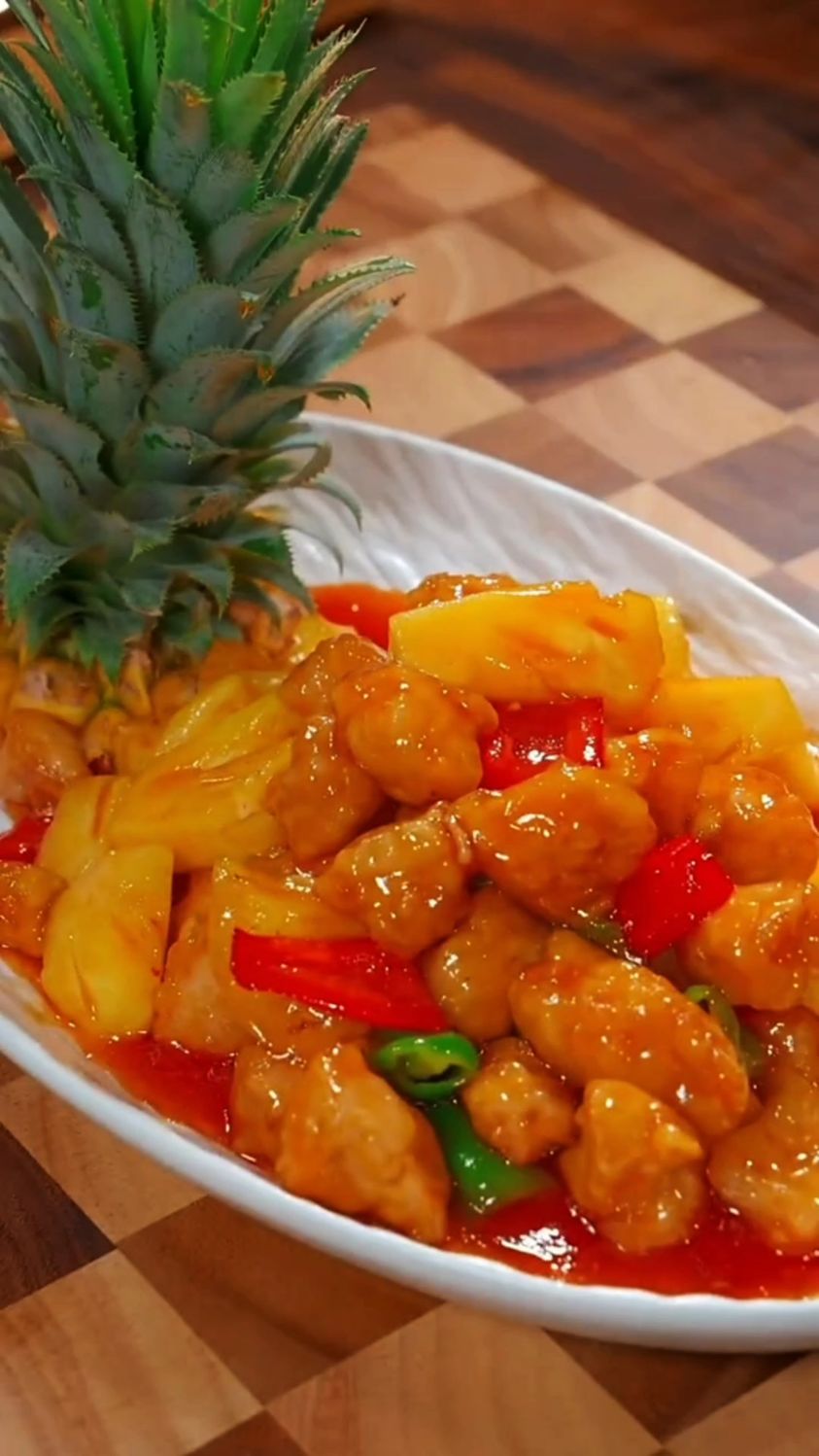 菠萝咕老肉,酸甜可口,嘎嘎香。