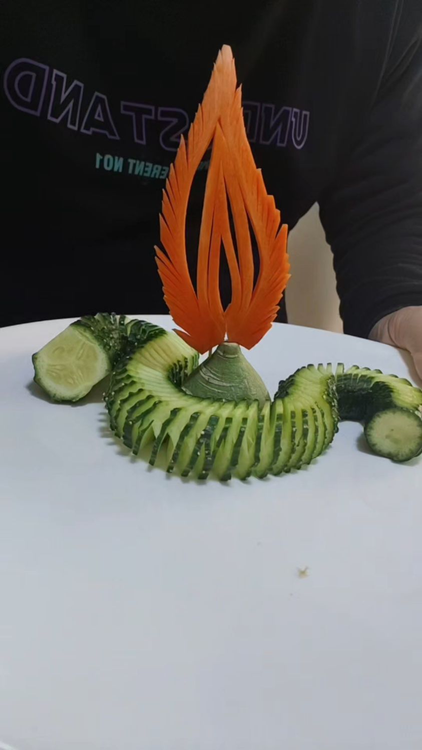 胡萝卜这样做装饰菜肴更有面子