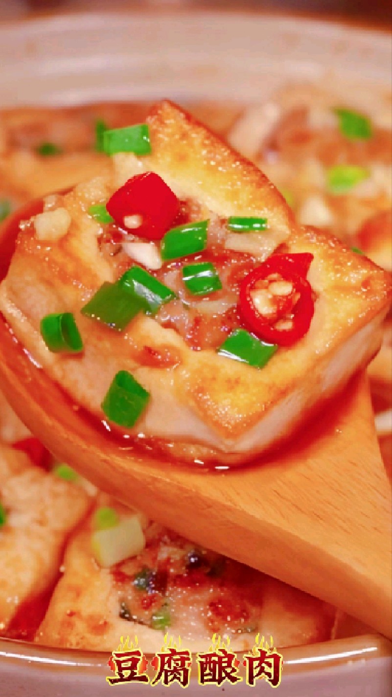 豆腐里面放肉馅,出锅就是客家经典名菜