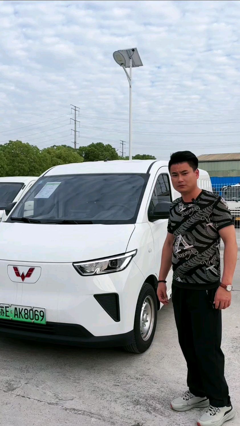 五菱扬光 行驶5千公里准新车