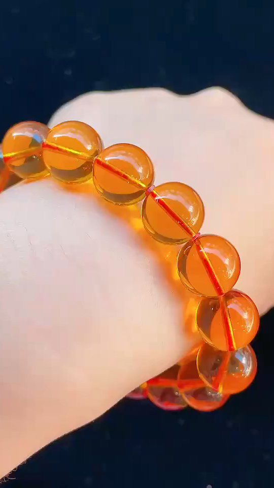 血红茶手串净透颜色漂亮