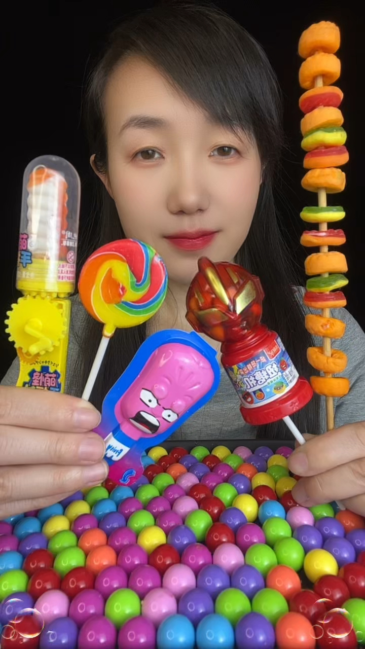 今天吃表情包软糖