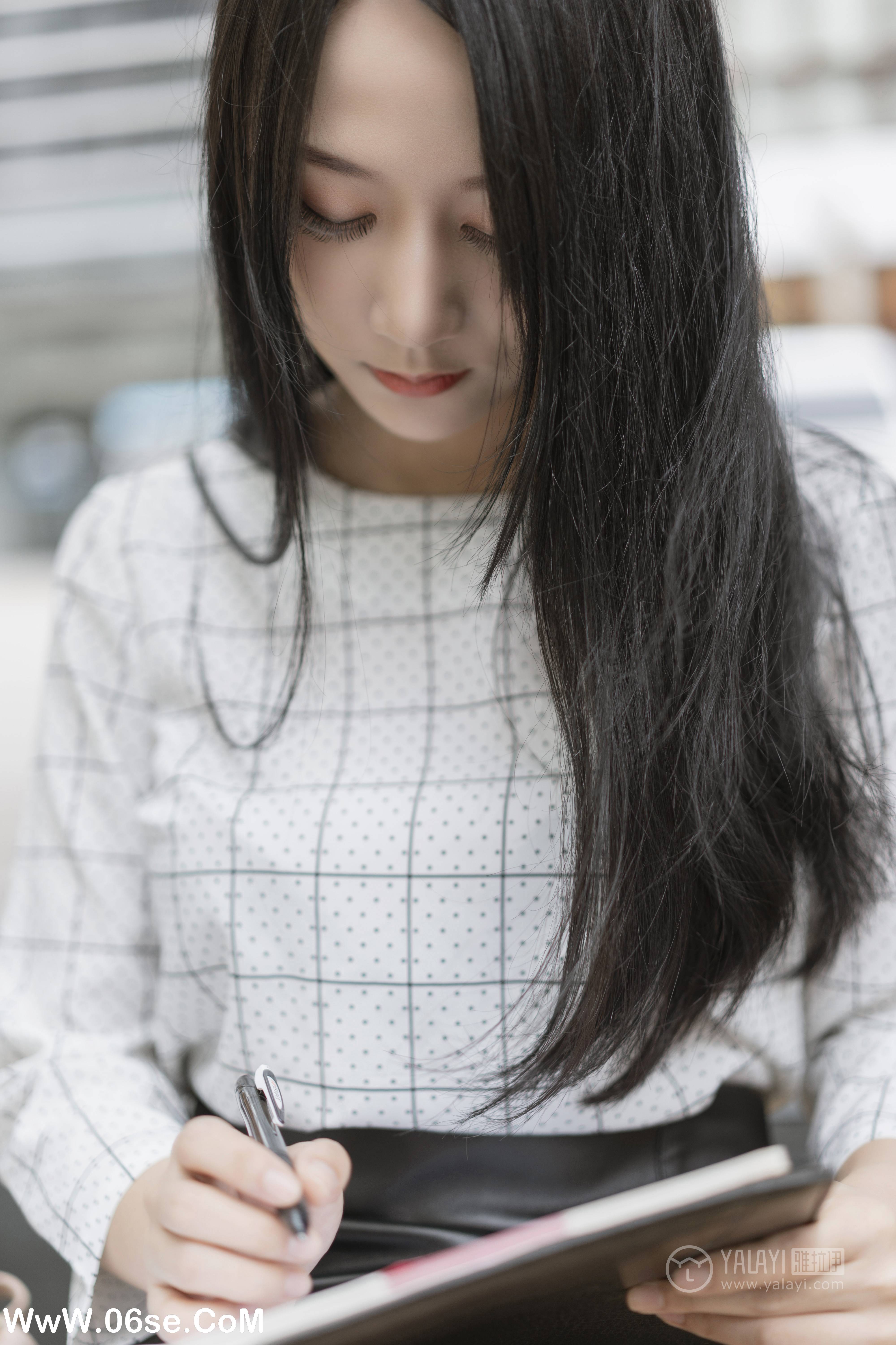图片[17]-[YALAYI雅拉伊] No.322 女白领的私生活1 何嘉颖-六色网