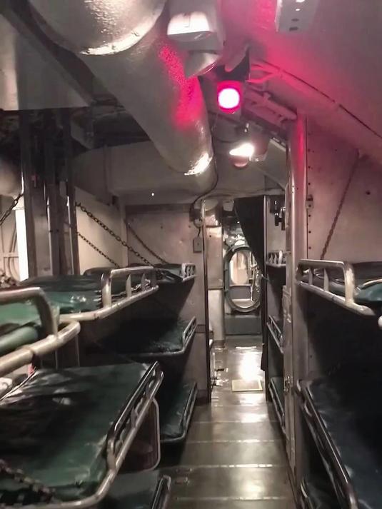 美军功勋潜艇“银边鱼”号舱内掠影,曾击沉23艘鬼子舰船