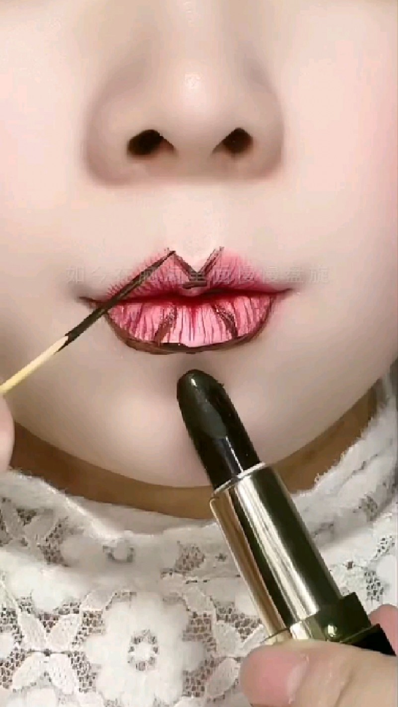 巧克力变色口红没有唇行这样画