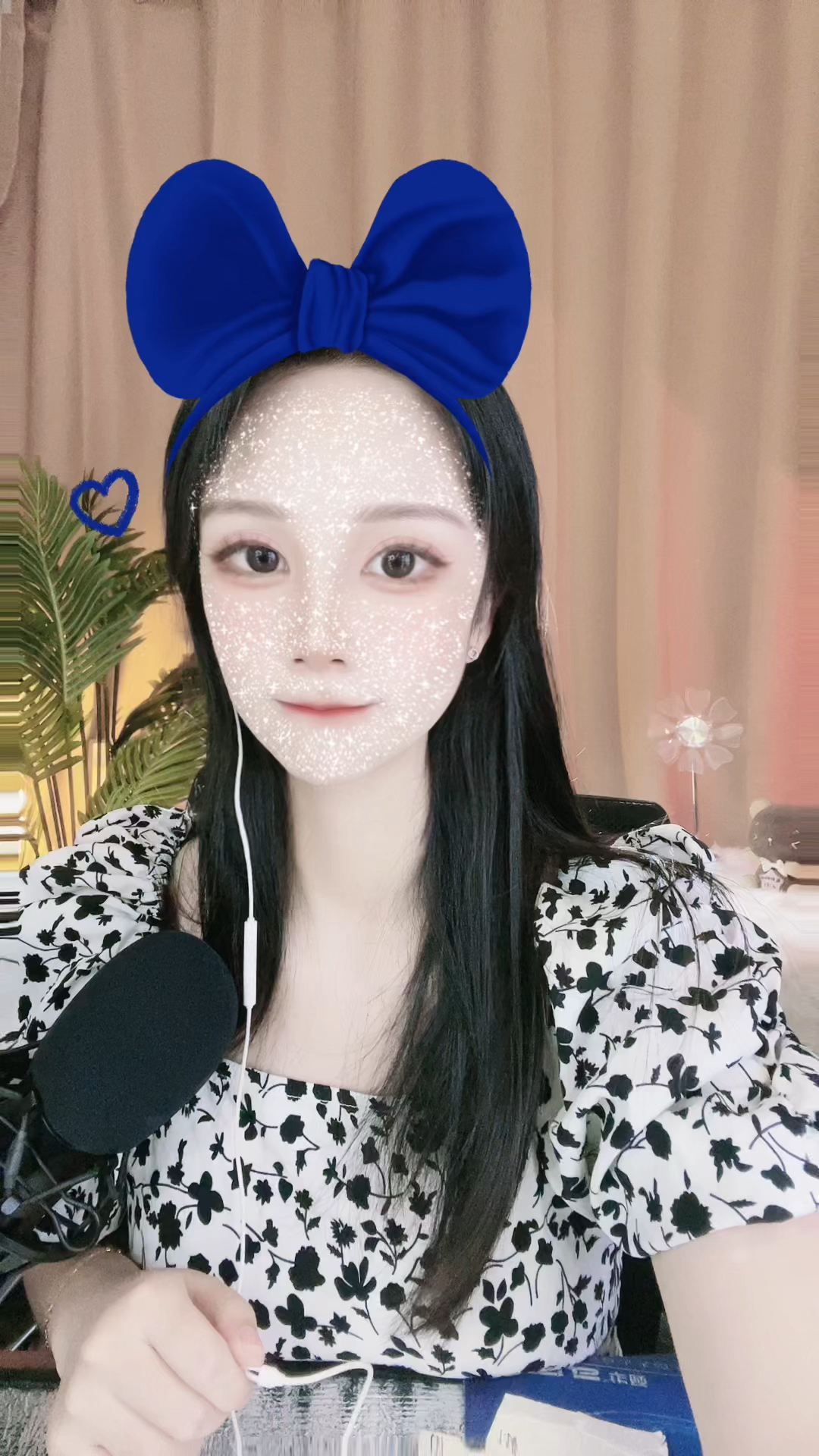 蓝心的发箍也