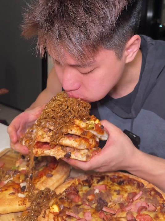 挑战100刀在澳洲吃顿必胜客披萨!看看和国内有什么区别!