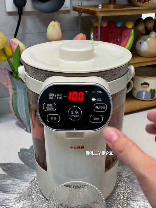 不用老去买那个桶装水了,又是饮水机,还是烧水壶,还是保温壶