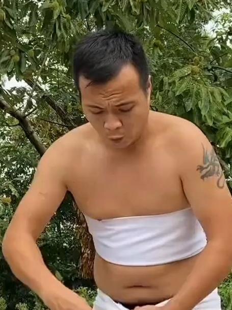 人家随便抱个陶罐成了名画,我也试试,实属有点重