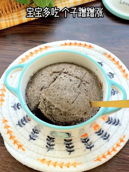 给宝宝做黑芝麻核桃红枣糕,不加面粉不加糖,宝宝个子蹭蹭涨!