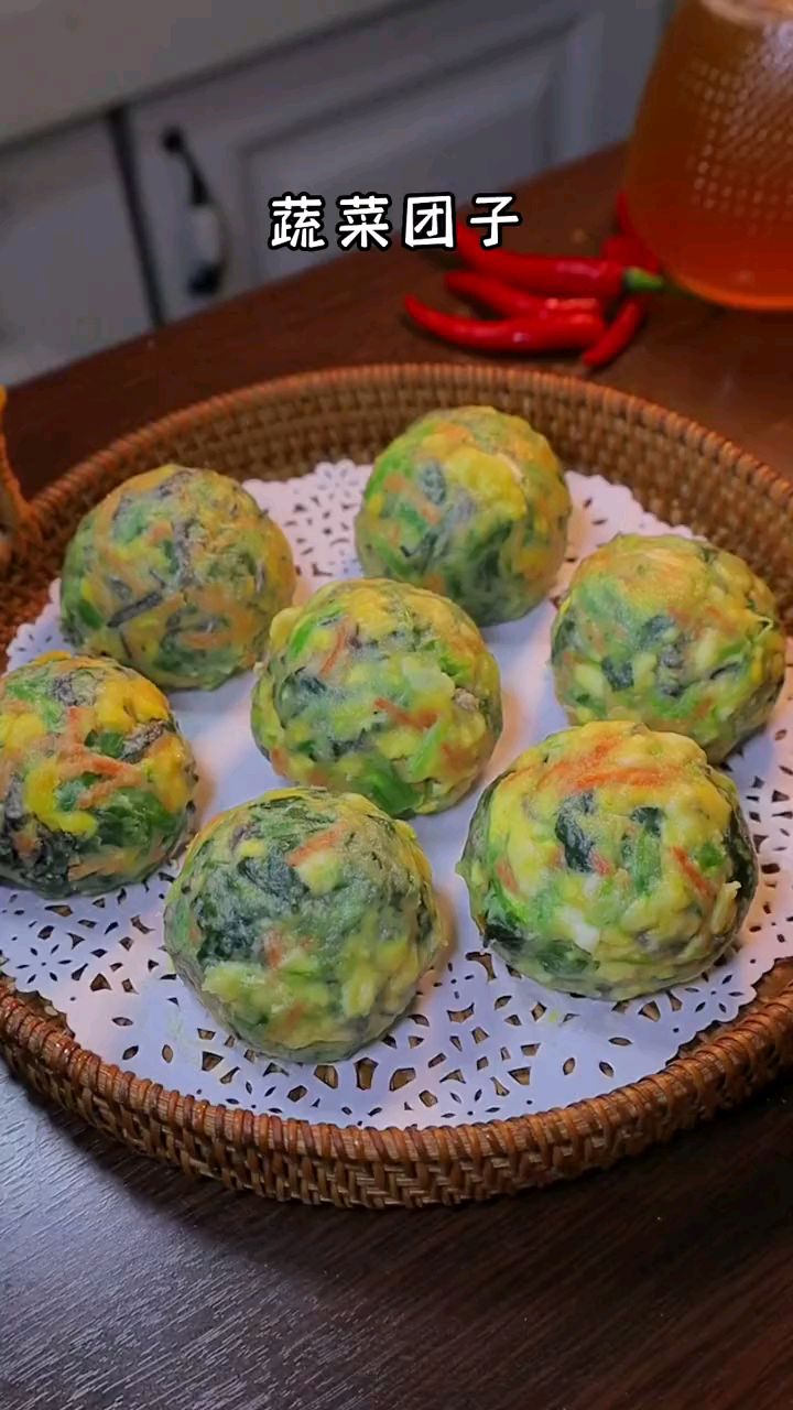 用菠菜做低卡又营养的菜团子,做法简单又好吃