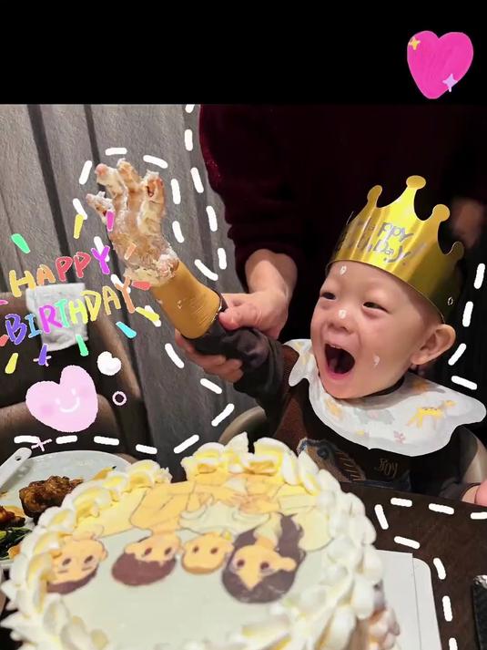 2周岁生日vlog来喽 爷爷奶奶姥姥姥爷爸爸妈妈陪着过生日的一天