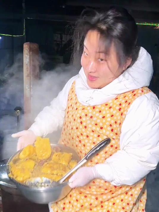农村吃大鹅,还得是铁锅炖的东北人