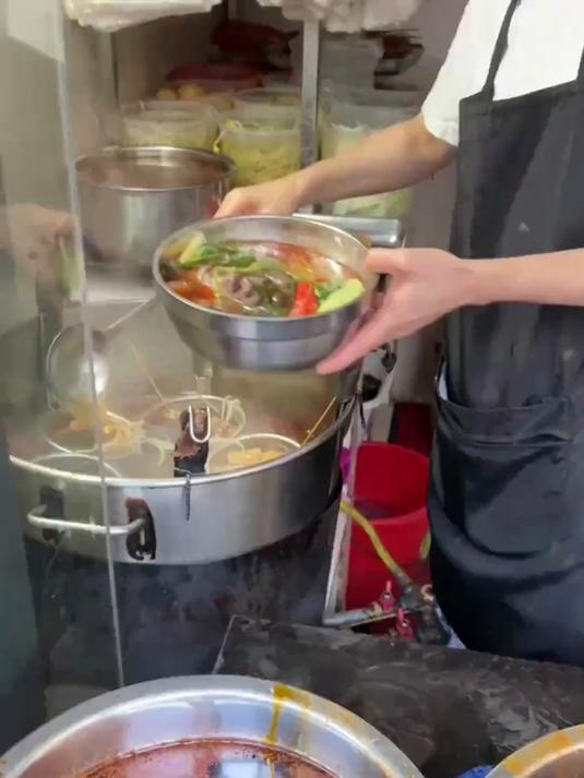 芜湖生活麻辣烫这个人多的我是没看懂,你们觉得怎么样