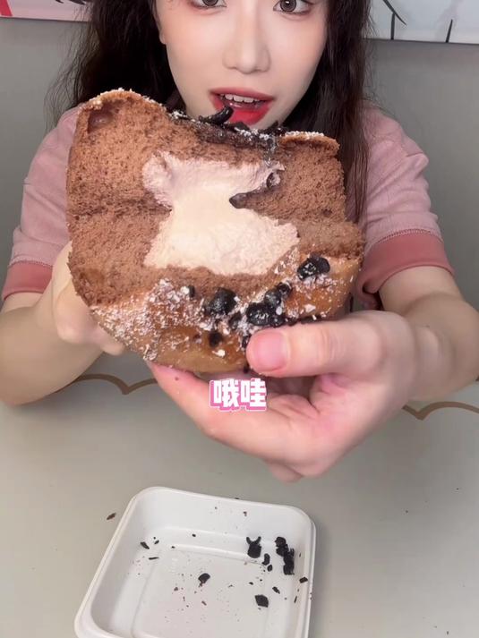 便利店新品合集来啦，发现有友泡椒凤爪超开胃