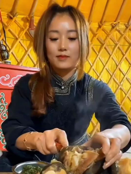 吃肉吃骨头专用的蒙古小刀,开刃锋利小巧精致