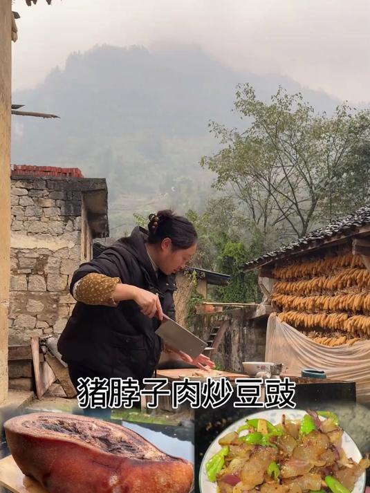 去年的最后一个猪脖子肉也安排了，用豆豉炒出来真的太安逸了