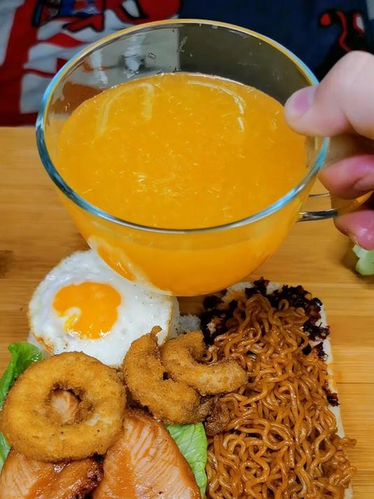 超香肉夹馍加各种炸串鸡柳 炸串 鸡柳 火鸡面