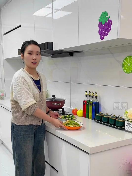 冬天饭菜冷的快可以安排一个 保温菜罩 保温又防尘