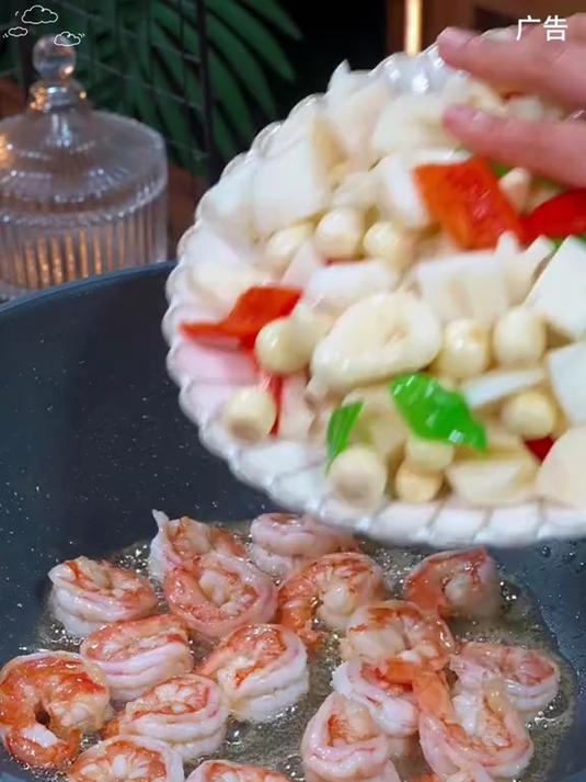 在湖北年夜饭的餐桌上,一定要吃的菜荷塘三宝