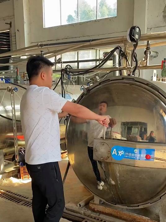 海鸭咸蛋神仙吃法:配粥、拌面、做蛋黄酥,香到跺脚!