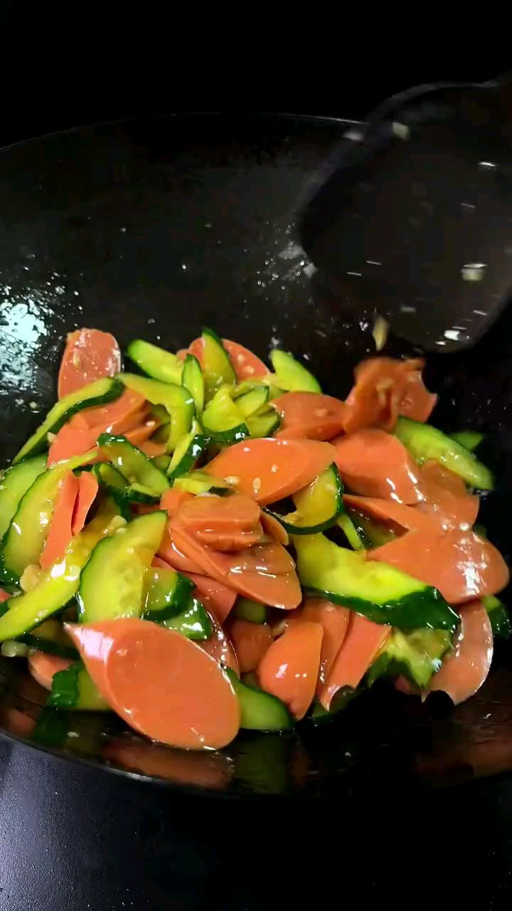 分享美食黄瓜炒火腿做法
