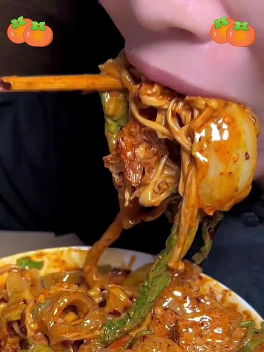正宗麻辣拌,搭配喜欢的食材,好吃简单方便,关键是嘎嘎下饭啊!