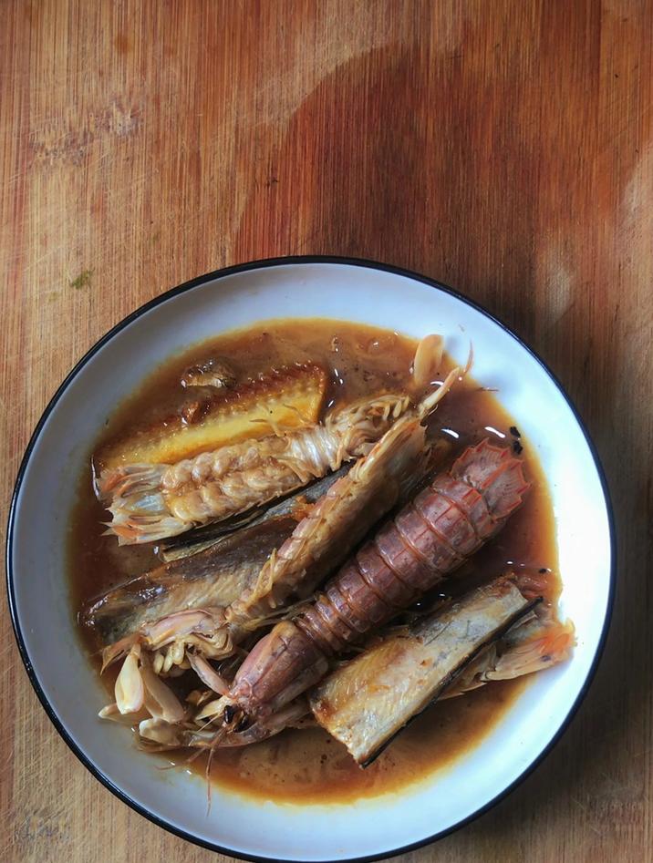 怎样做皮皮虾简单又好吃，皮皮虾像我这样炒鳗鱼，简单好吃