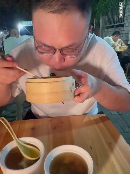 福州特色路边摊炖罐