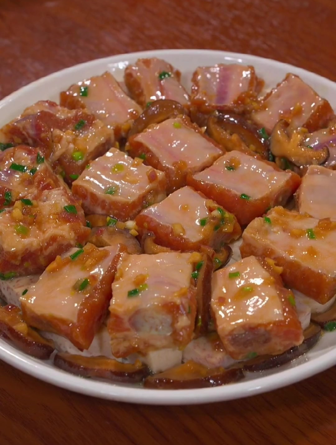 香芋蒸排骨这样做,鲜香入味,太香了